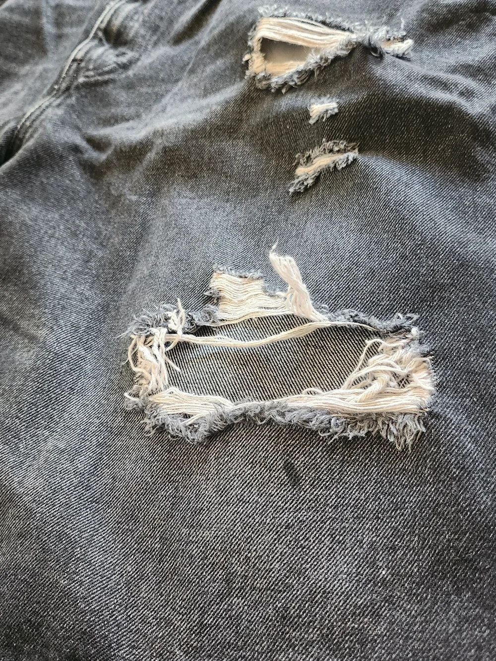 Distressed Gray Levi’s Denim Jorts - Size 36